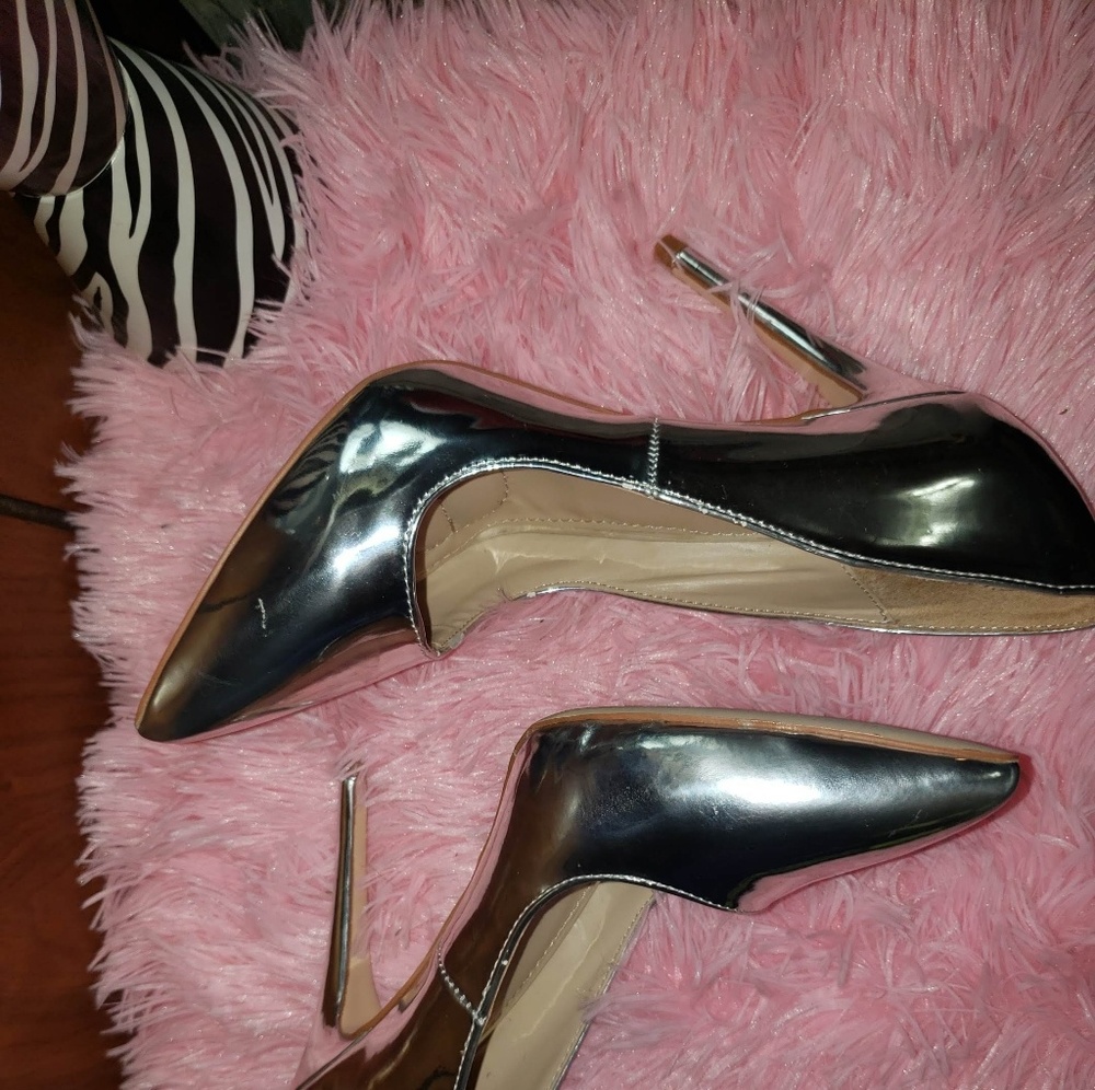 Mad Rag Silver high heels size 7 ,.. brand new !